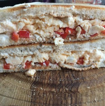 Egg-cream-cheese-red-pepper-toasted-sandwich