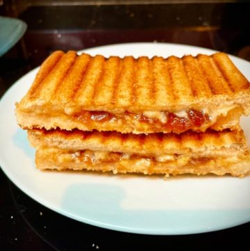 Cheese-and-pickle-toastie